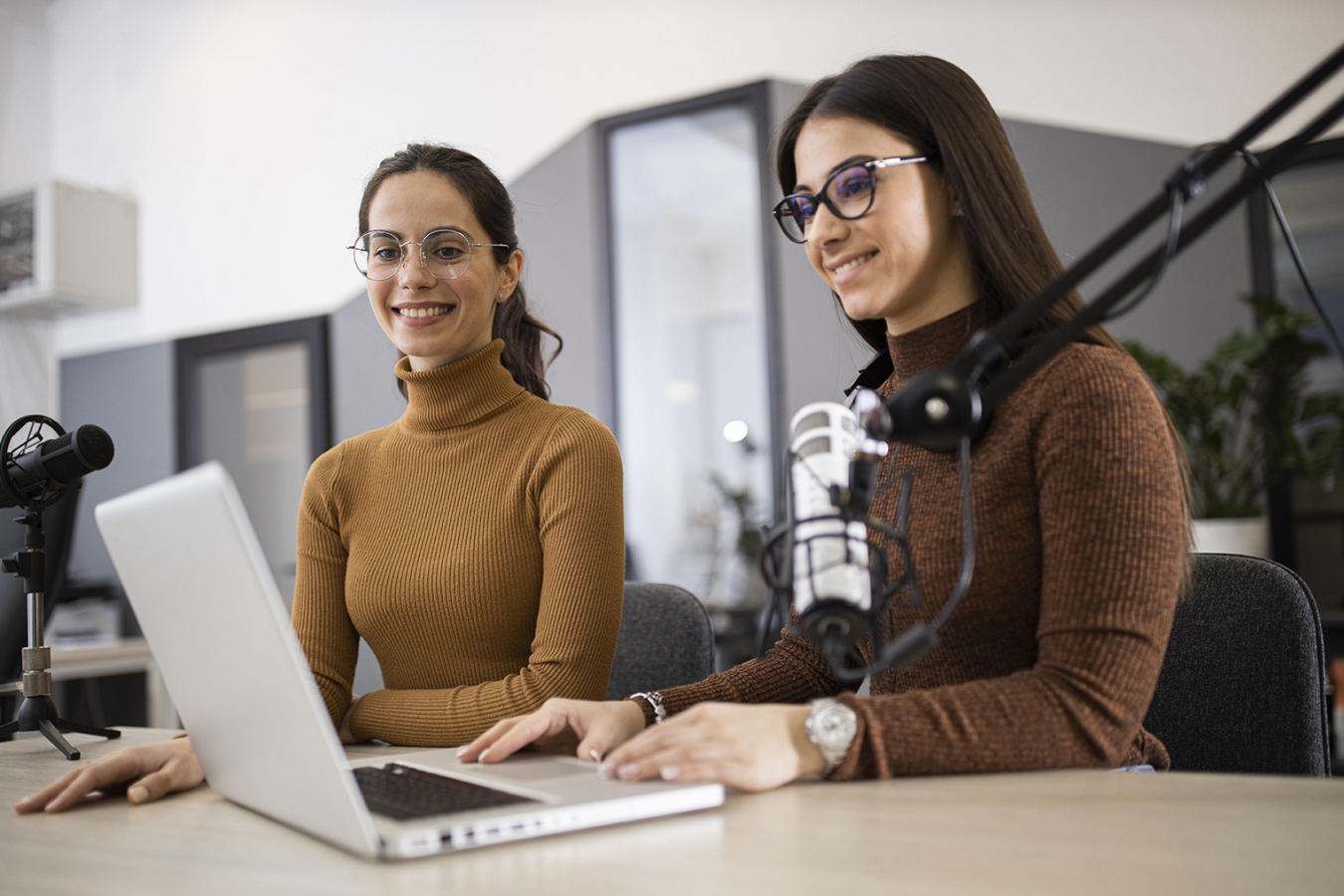 smiley-women-broadcasting-radio